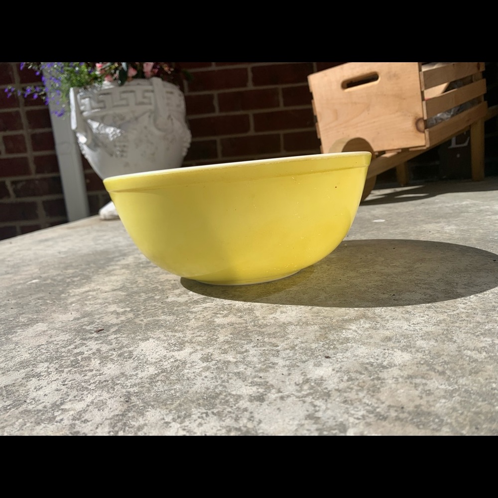 Yellow Pyrex Primary Bowl